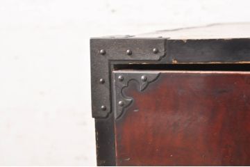 和製アンティーク　前面栗材　桜丸金具　年月を経た趣のある色合いが魅力的な米沢箪笥ローボード(テレビ台、テレビボード、ローチェスト、収納たんす、時代箪笥、引き出し)(R-072771)