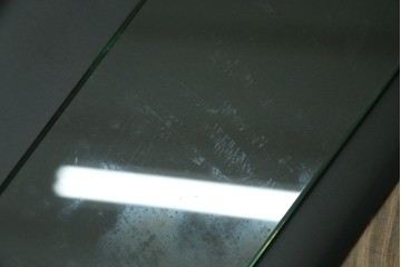 和製アンティーク　希少サイズ!!　レトロな雰囲気漂う薄型壁掛けガラスケース　(R-072773)