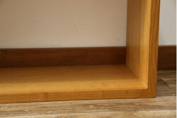 中古　タモ材　高島屋購入品　シンプルなデザインで使いやすいディスプレイラック(飾り棚、収納棚、オープンラック)(R-072774)