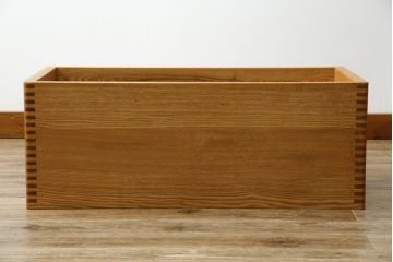 中古　タモ材　高島屋購入品　シンプルなデザインで使いやすいディスプレイラック(飾り棚、収納棚、オープンラック)(R-072774)