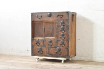 和製アンティーク　希少サイズ!!　前面欅(ケヤキ)材　時代の流れを感じさせる趣ある佇まいが魅力的な帳場小箪笥(帳場箪笥、収納タンス、引き出し)(R-072776)