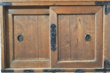 和製アンティーク　前面檜(ヒノキ)材　素朴な佇まいが魅力的な関西帳場箪笥(小箪笥、時代箪笥、収納タンス、整理たんす、引き出し)(R-072777)