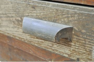 和製アンティーク　辻岡木工所　懐かしい雰囲気漂うレトロ収納棚(戸棚、茶棚、飾り棚、キャビネット)(R-072778)