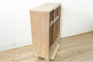 和製アンティーク　木の温もり感じる格子扉が和モダンな雰囲気を高める引き出し付き下駄箱(収納棚、キャビネット、玄関収納、靴箱、シューズボックス、戸棚)(R-072779)