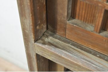 和製アンティーク　木の温もり感じる格子扉が和モダンな雰囲気を高める引き出し付き下駄箱(収納棚、キャビネット、玄関収納、靴箱、シューズボックス、戸棚)(R-072779)