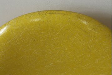 アメリカビンテージ　Hermanmiller(ハーマンミラー社)　Charles & Ray Eames(チャールズ&レイ・イームズ)　ローロッドベース　様々なシーンで使い勝手の良いシンプルなフォルムのシェルアームチェア(ダイニングチェア、椅子、イス、ヴィンテージ)(定価約14万3千円)(R-072797)