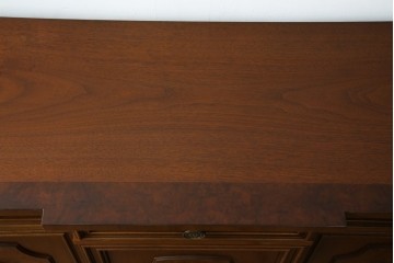 中古　美品　DREXEL HERITAGE(ドレクセルヘリテイジ)　FRANCESCA(フランチェスカ)シリーズ　エレガントな佇まいが魅力のサイドボード　定価約86万円相当　(R-072798)