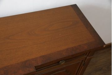 中古　美品　DREXEL HERITAGE(ドレクセルヘリテイジ)　FRANCESCA(フランチェスカ)シリーズ　エレガントな佇まいが魅力のサイドボード(クレデンザ、クリデンザ、サイドキャビネット、収納棚、店舗什器)(定価約86万円)(R-072798)