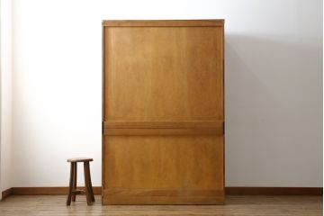 中古　横浜ダニエル(daniel)　アーリーアメリカンシリーズ　A-203　優雅な佇まいが上品なチャイナキャビネット(食器棚、カップボード、収納棚、飾り棚)(定価約84万円)(R-072799)