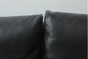 中古　美品　本革(レザー)　アイラーセン(eilersen)　ストリームラインソファ(STREAMLINE SOFA)　クールモダンなデザインがカッコいい2人掛けソファ(二人掛けソファ、2P、北欧)(R-072800)