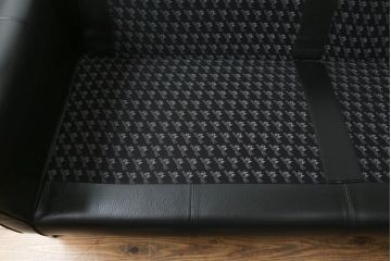 中古　美品　本革(レザー)　アイラーセン(eilersen)　ストリームラインソファ(STREAMLINE SOFA)　クールモダンなデザインがカッコいい2人掛けソファ(二人掛けソファ、2P、北欧)(R-072800)