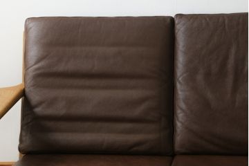 北欧家具　デンマークビンテージ　本革(レザー)　GETAMA(ゲタマ)　Hans J Wegner(ハンス・J・ウェグナー)　GE290　くつろぎの空間を演出するアーム付き3人掛けソファ(3P、三人掛け、アームソファ、トリプルソファ、3シーター、北欧、ヴィンテージ)(R-072801)