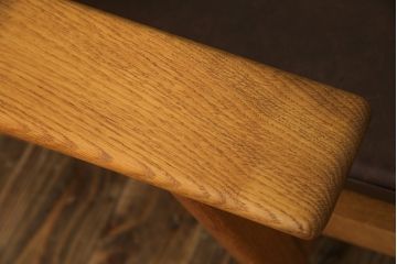 北欧家具　デンマークビンテージ　本革(レザー)　GETAMA(ゲタマ)　Hans J Wegner(ハンス・J・ウェグナー)　GE290　くつろぎの空間を演出するアーム付き3人掛けソファ(3P、三人掛け、アームソファ、トリプルソファ、3シーター、北欧、ヴィンテージ)(R-072801)