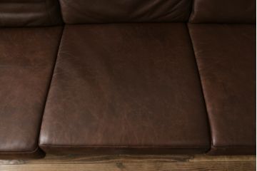 北欧家具　デンマークビンテージ　本革(レザー)　GETAMA(ゲタマ)　Hans J Wegner(ハンス・J・ウェグナー)　GE290　くつろぎの空間を演出するアーム付き3人掛けソファ(3P、三人掛け、アームソファ、トリプルソファ、3シーター、北欧、ヴィンテージ)(R-072801)