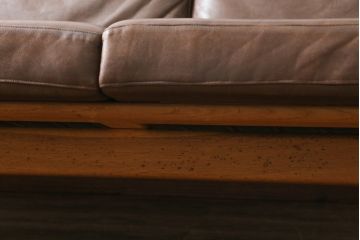 北欧家具　デンマークビンテージ　本革(レザー)　GETAMA(ゲタマ)　Hans J Wegner(ハンス・J・ウェグナー)　GE290　くつろぎの空間を演出するアーム付き3人掛けソファ(3P、三人掛け、アームソファ、トリプルソファ、3シーター、北欧、ヴィンテージ)(R-072801)