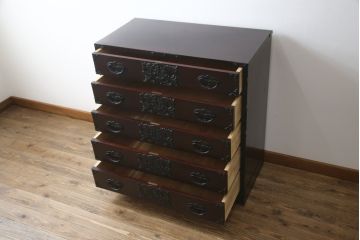 中古　美品　岩谷堂箪笥　桜木家具店作　黒々とした金具が重厚な雰囲気を高める和箪笥(チェスト、整理箪笥、収納たんす、衣装タンス、洋服箪笥、野郎タンス、引き出し)(R-072804)