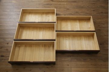中古　美品　岩谷堂箪笥　桜木家具店作　黒々とした金具が重厚な雰囲気を高める和箪笥(チェスト、整理箪笥、収納たんす、衣装タンス、洋服箪笥、野郎タンス、引き出し)(R-072804)