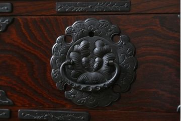 中古　美品　岩谷堂箪笥　かくし収納多数で遊び心満載の小箪笥(収納箪笥、整理箪笥、和タンス、引き出し、小物収納)(R-072807)