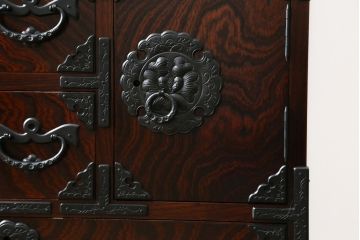 中古　美品　岩谷堂箪笥　かくし収納多数で遊び心満載の小箪笥(収納箪笥、整理箪笥、和タンス、引き出し、小物収納)(R-072807)