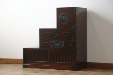 中古　美品　仙台民芸箪笥(仙台箪笥)　欅産業　KC-40R　拭き漆塗りが美しい三尺階段箪笥(和たんす、収納箪笥)(R-072808)