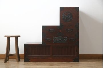 中古　美品　仙台民芸箪笥(仙台箪笥)　欅産業　KC-40R　拭き漆塗りが美しい三尺階段箪笥(和たんす、収納箪笥)(R-072808)