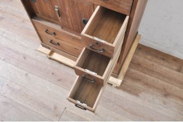 和製アンティーク　桐(キリ)材　和の雰囲気を高める小箪笥(桐たんす、収納タンス、時代箪笥、和箪笥、整理箪笥)(R-072812)