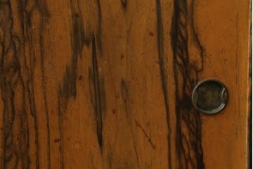 和製アンティーク　黒柿材　美しい木目が目を惹く茶箪笥(茶棚、食器棚、収納棚、戸棚、飾り棚、違い棚、キャビネット)(R-072814)