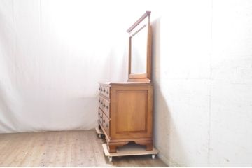 中古　美品　横浜ダニエル(daniel)　アーリーアメリカンシリーズ　A-104　 A-401吊り鏡　気品漂う洗練されたデザインが魅力的なドレッサー(吊鏡、鏡台、化粧台、ミラー,ドレッシングチェスト)(定価約68万円)(R-072821)