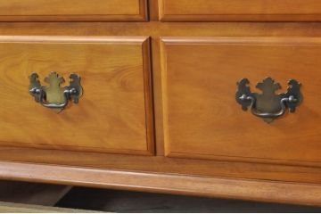 中古　美品　横浜ダニエル(daniel)　アーリーアメリカンシリーズ　A-104　 A-401吊り鏡　気品漂う洗練されたデザインが魅力的なドレッサー(吊鏡、鏡台、化粧台、ミラー,ドレッシングチェスト)(定価約68万円)(R-072821)