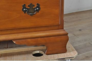 中古　美品　横浜ダニエル(daniel)　アーリーアメリカンシリーズ　A-104　 A-401吊り鏡　気品漂う洗練されたデザインが魅力的なドレッサー(吊鏡、鏡台、化粧台、ミラー,ドレッシングチェスト)(定価約68万円)(R-072821)