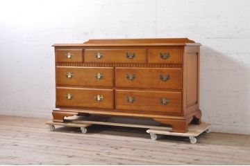中古　美品　横浜ダニエル(daniel)　アーリーアメリカン　A-104横長整理タンス　気品漂う洗練されたデザインが魅力的なチェスト(引き出し、サイドボード、整理箪笥、収納箪笥)(定価約56万円)(R-072822)