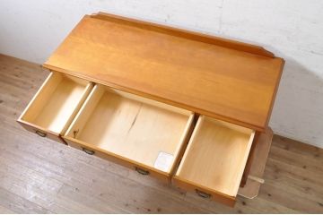 中古　美品　横浜ダニエル(daniel)　アーリーアメリカン　A-104横長整理タンス　気品漂う洗練されたデザインが魅力的なチェスト(引き出し、サイドボード、整理箪笥、収納箪笥)(定価約56万円)(R-072822)