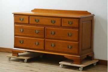 中古　美品　横浜クラシック家具ダニエル(Daniel)　アーリーアメリカン　A-104　横長整理箪笥　3段ローチェスト　定価約56万円　(R-072822)