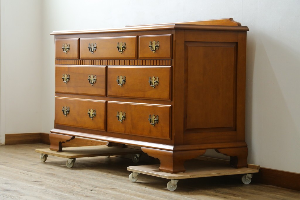 中古　美品　横浜クラシック家具ダニエル(Daniel)　アーリーアメリカン　A-104　横長整理箪笥　3段ローチェスト　定価約56万円　(R-072822)