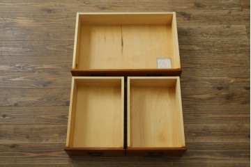 中古　美品　横浜クラシック家具ダニエル(Daniel)　アーリーアメリカン　A-104　横長整理箪笥　3段ローチェスト　定価約56万円　(R-072822)
