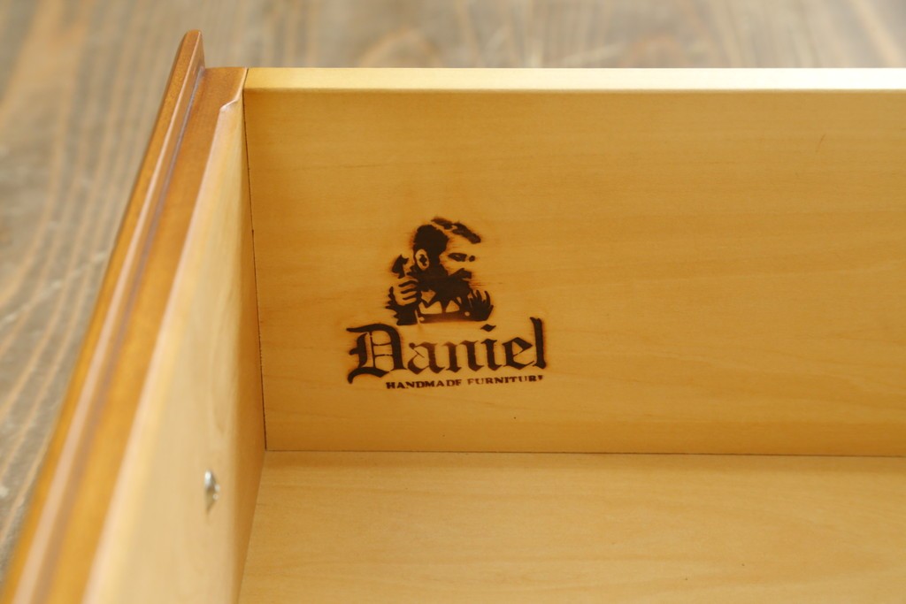 中古　美品　横浜クラシック家具ダニエル(Daniel)　アーリーアメリカン　A-104　横長整理箪笥　3段ローチェスト　定価約56万円　(R-072822)