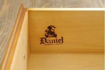 中古　美品　横浜クラシック家具ダニエル(Daniel)　アーリーアメリカン　A-104　横長整理箪笥　3段ローチェスト　定価約56万円　(R-072822)