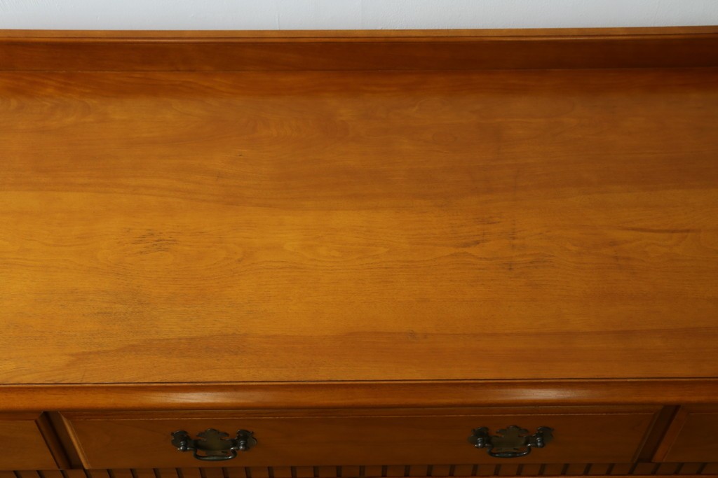 中古　美品　横浜クラシック家具ダニエル(Daniel)　アーリーアメリカン　A-104　横長整理箪笥　3段ローチェスト　定価約56万円　(R-072822)