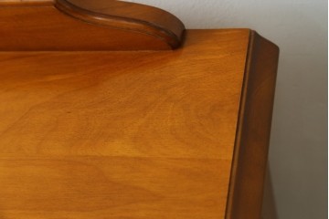 中古　美品　横浜クラシック家具ダニエル(Daniel)　アーリーアメリカン　A-104　横長整理箪笥　3段ローチェスト　定価約56万円　(R-072822)