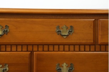 中古　美品　横浜クラシック家具ダニエル(Daniel)　アーリーアメリカン　A-104　横長整理箪笥　3段ローチェスト　定価約56万円　(R-072822)