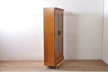 中古　横浜クラシック家具　ダニエル(daniel)　アーリーアメリカンシリーズ　A-208　温もりを感じる色合いとクラシカルな佇まいが魅力のブックケース(本箱、収納棚、キャビネット、飾り棚)(R-072823)