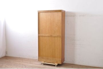 中古　横浜クラシック家具　ダニエル(daniel)　アーリーアメリカンシリーズ　A-208　温もりを感じる色合いとクラシカルな佇まいが魅力のブックケース(本箱、収納棚、キャビネット、飾り棚)(R-072823)