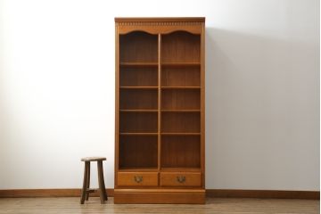 中古　横浜クラシック家具　ダニエル(daniel)　扉のないデザインがすっきりとした印象の気品漂う本棚(ブックシェルフ、飾り棚、収納棚、オープンラック)(R-072824)