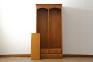 中古　横浜クラシック家具　ダニエル(daniel)　扉のないデザインがすっきりとした印象の気品漂う本棚(ブックシェルフ、飾り棚、収納棚、オープンラック)(R-072824)
