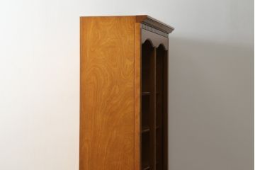 中古　横浜クラシック家具　ダニエル(daniel)　扉のないデザインがすっきりとした印象の気品漂う本棚(ブックシェルフ、飾り棚、収納棚、オープンラック)(R-072824)