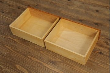 中古　横浜クラシック家具　ダニエル(daniel)　扉のないデザインがすっきりとした印象の気品漂う本棚(ブックシェルフ、飾り棚、収納棚、オープンラック)(R-072824)