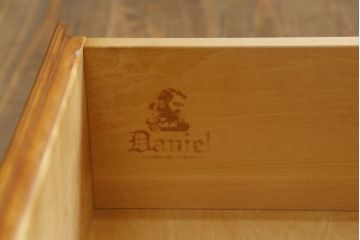 中古　横浜クラシック家具　ダニエル(daniel)　扉のないデザインがすっきりとした印象の気品漂う本棚(ブックシェルフ、飾り棚、収納棚、オープンラック)(R-072824)