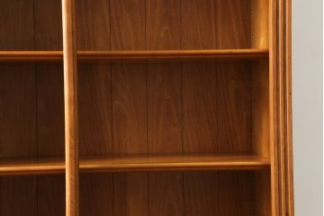 中古　横浜クラシック家具　ダニエル(daniel)　扉のないデザインがすっきりとした印象の気品漂う本棚(ブックシェルフ、飾り棚、収納棚、オープンラック)(R-072824)