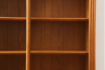 中古　横浜クラシック家具　ダニエル(daniel)　扉のないデザインがすっきりとした印象の気品漂う本棚(ブックシェルフ、飾り棚、収納棚、オープンラック)(R-072824)