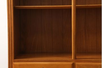 中古　横浜クラシック家具　ダニエル(daniel)　扉のないデザインがすっきりとした印象の気品漂う本棚(ブックシェルフ、飾り棚、収納棚、オープンラック)(R-072824)